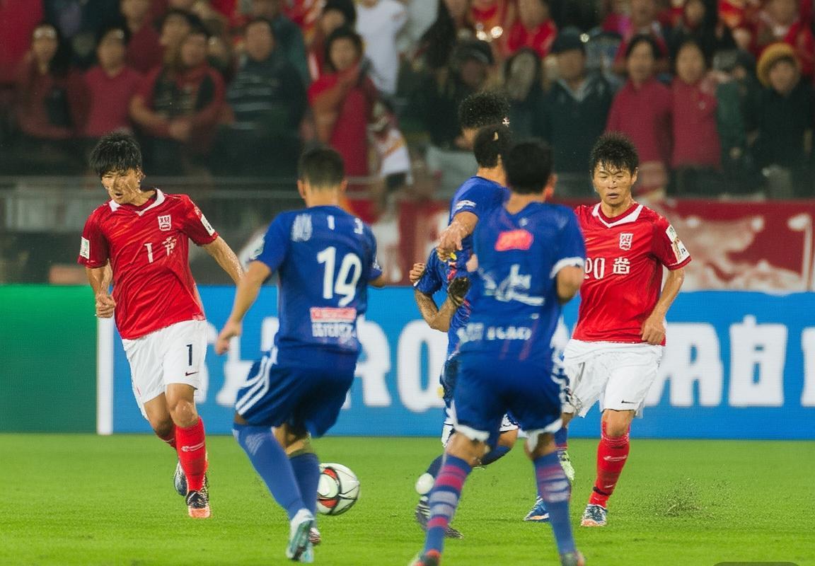 2014恒大上港巅峰对决：南北足球文化碰撞与战术对决解析