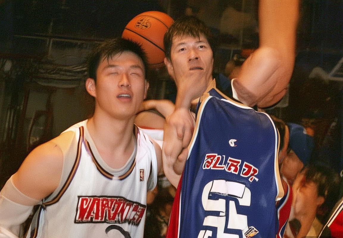 2002年NBA经典对决：马刺与湖人西部决战回顾(图1)