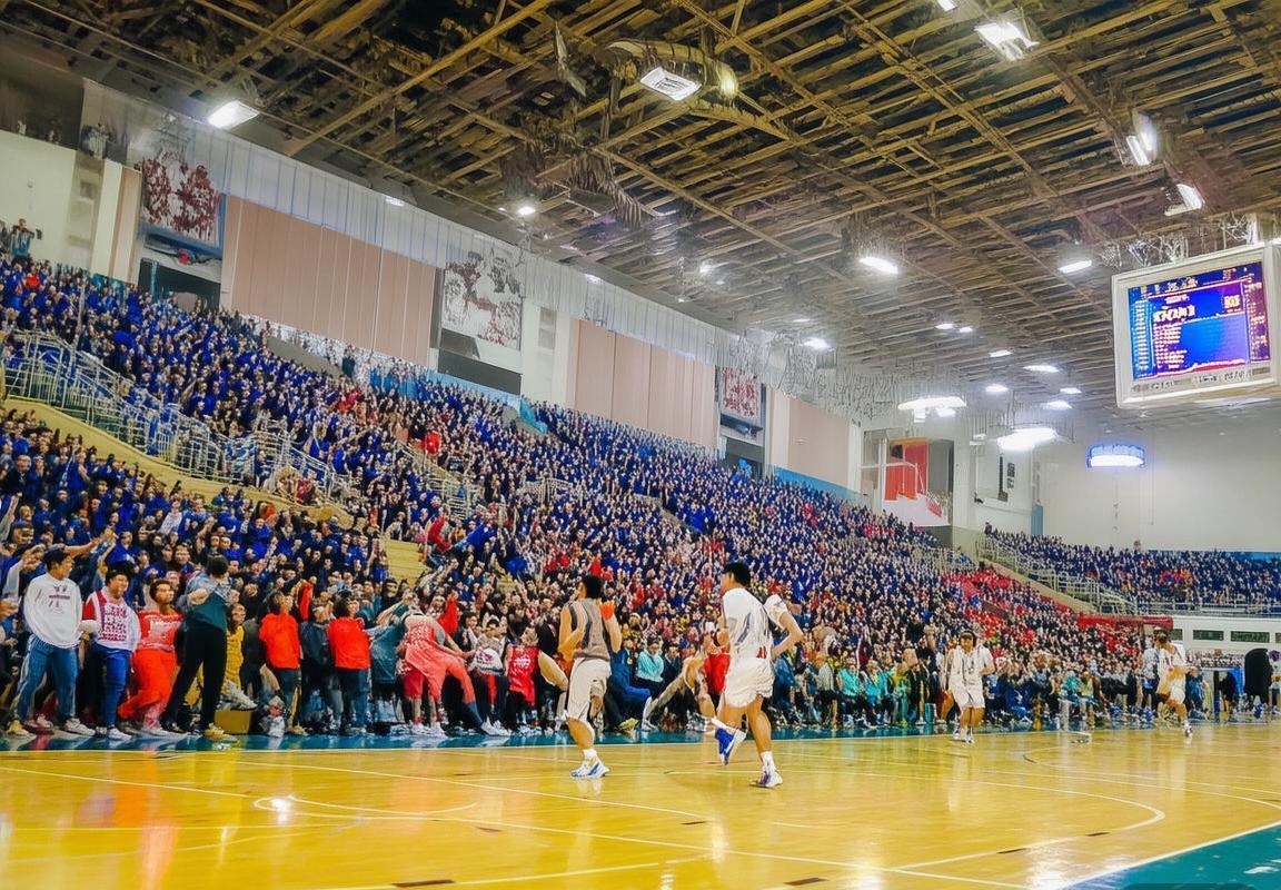 北理工VS农大篮球赛：巅峰对决精彩回顾(图2)